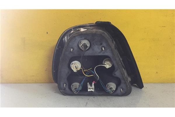Recambio de piloto trasero derecho para daewoo leganza 2.0 exclusive referencia OEM IAM 036577R  