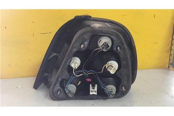 Recambio de piloto trasero izquierdo para daewoo leganza 2.0 cdx referencia OEM IAM 036576L  