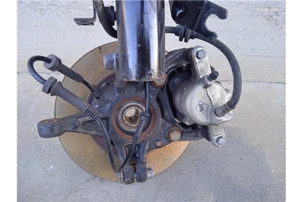 Recambio de mangueta delantero izquierda para renault zoe electrico referencia OEM IAM 400156124R  