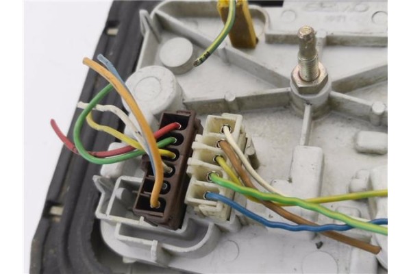 Recambio de piloto trasero izquierdo para peugeot 205 ii (20a/c) 1.1 referencia OEM IAM H89120  