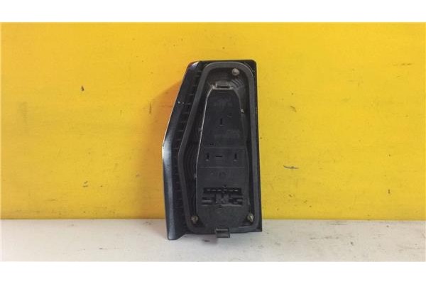 Recambio de piloto trasero derecho para volkswagen polo coupé (86c, 80) 1.0 referencia OEM IAM 867945257A  