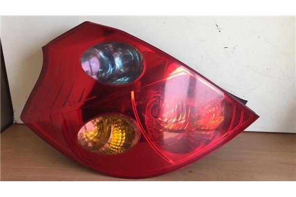 Recambio de piloto trasero izquierdo para kia ceed (ed) 1.4 concept referencia OEM IAM 265303  