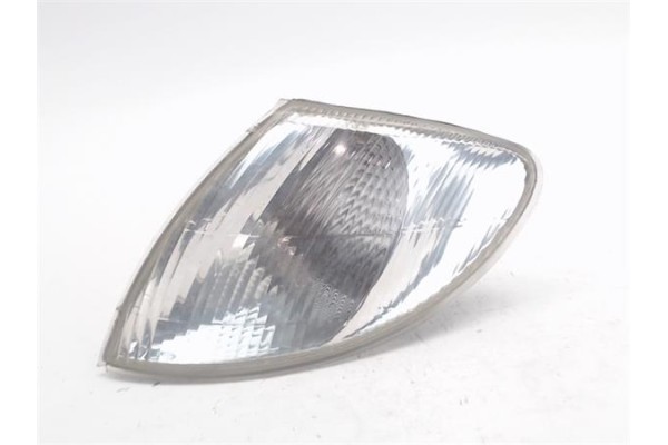 Recambio de intermitente delantero izquierdo para renault megane sin definir referencia OEM IAM 7700831466  