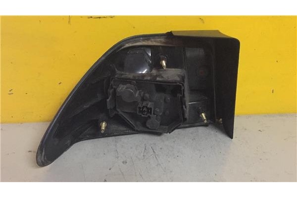 Recambio de piloto trasero derecho para saab 900 berlina 2.0 referencia OEM IAM IARRS1 0202022A9306  