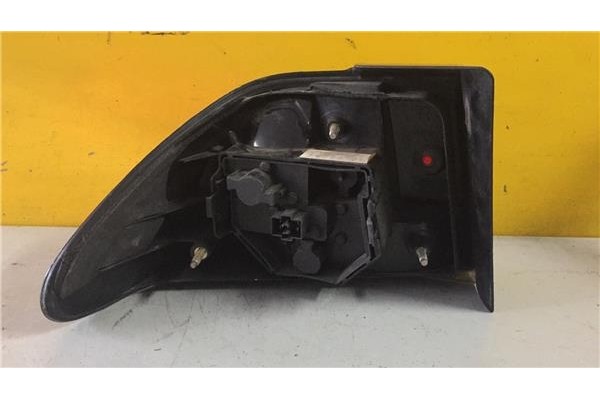 Recambio de piloto trasero derecho para saab 900 berlina 2.0 referencia OEM IAM 4398525  