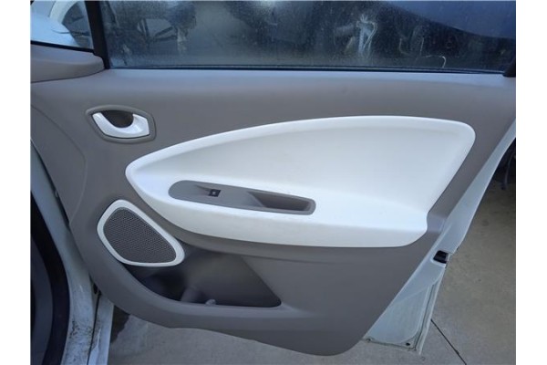 Recambio de puerta delantero derecha para renault zoe electrico referencia OEM IAM 801004005R  