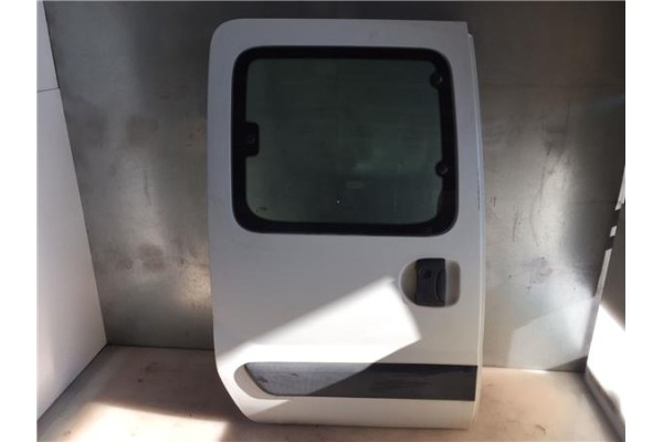 Recambio de puerta trasero izquierda para renault kangoo i (f/kc0) d 65 1.9 (kc0e, kc02, kc0j, kc0n) referencia OEM IAM   