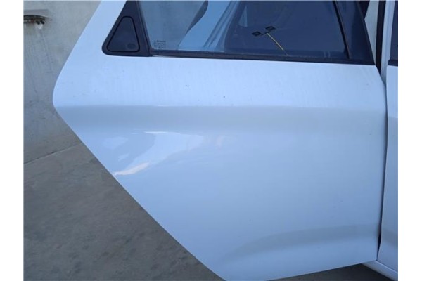 Recambio de puerta trasero derecha para renault zoe electrico referencia OEM IAM 821008742R  