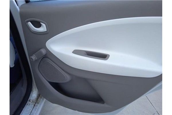 Recambio de puerta trasero derecha para renault zoe electrico referencia OEM IAM 821008742R  