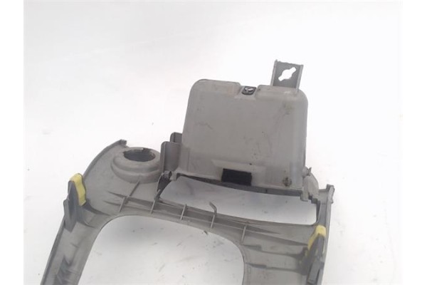 Recambio de embellecedor consola central para toyota celica (t23) referencia OEM IAM   