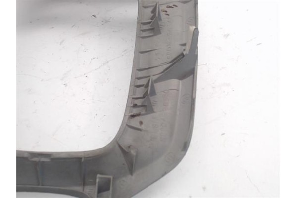 Recambio de embellecedor consola central para toyota celica (t23) referencia OEM IAM   