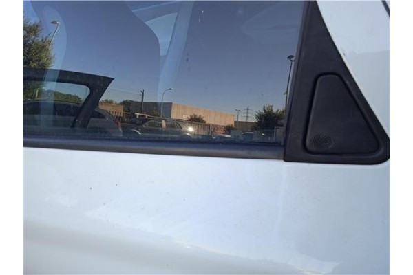 Recambio de puerta trasero izquierda para renault zoe electrico referencia OEM IAM 821011380R  