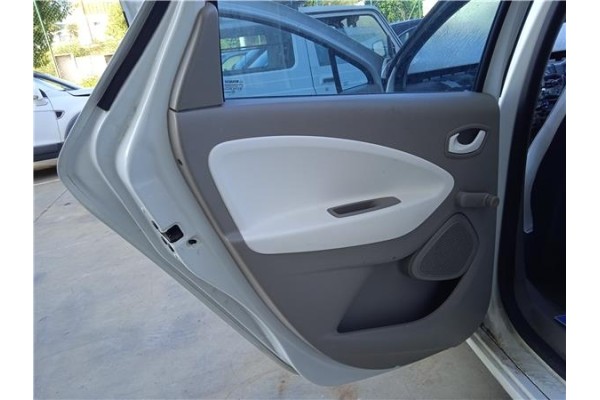Recambio de puerta trasero izquierda para renault zoe electrico referencia OEM IAM 821011380R  