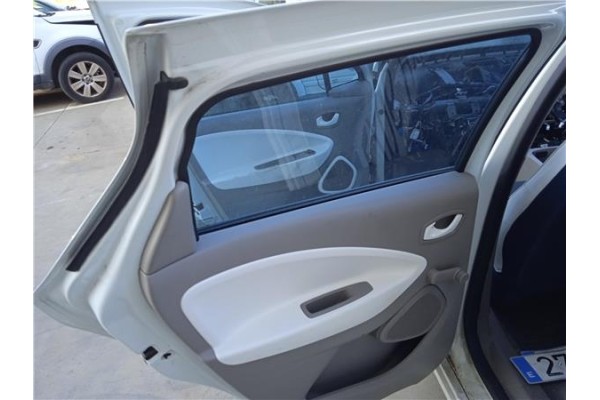 Recambio de puerta trasero izquierda para renault zoe electrico referencia OEM IAM 821011380R  