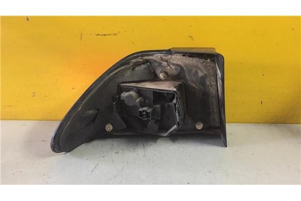 Recambio de piloto trasero derecho para saab 900 berlina 2.0 referencia OEM IAM IARRS1 0202022A019306  