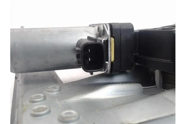 Recambio de mecanismo elevalunas delantero izquierdo para dacia sandero i 1.2 16v referencia OEM IAM 807213282R  