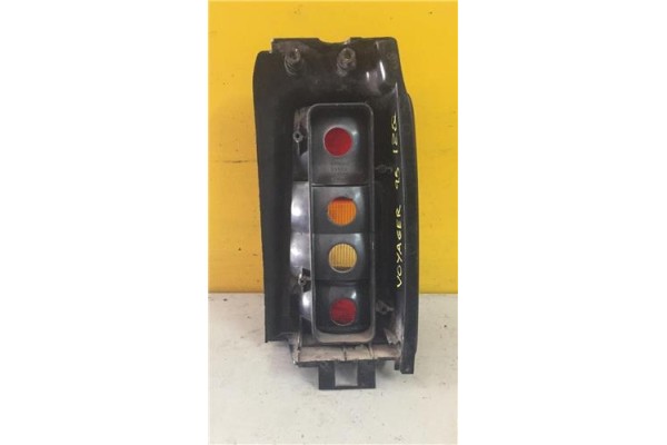 Recambio de piloto trasero izquierdo para chrysler voyager es 2.5 referencia OEM IAM 43995354681A  