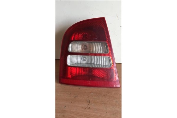 Recambio de piloto trasero izquierdo para skoda octavia berlina (1u2) 1.6 celebration referencia OEM IAM ZSB1U6945095 YU3X13405B