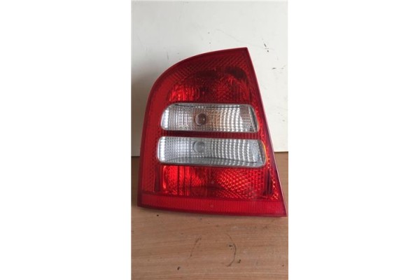 Recambio de piloto trasero izquierdo para skoda octavia berlina (1u2) 1.6 celebration referencia OEM IAM ZSB1U6945095 YU3X13405B