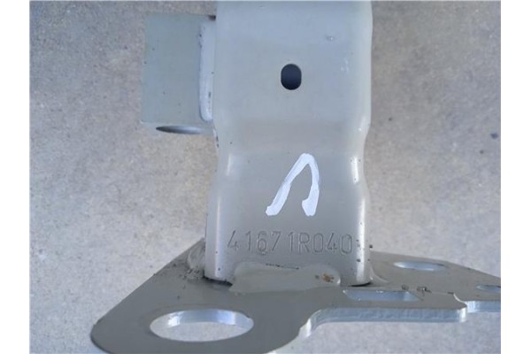 Recambio de refuerzo paragolpes para renault zoe electrico referencia OEM IAM 620937872R  
