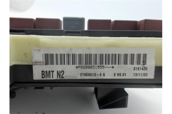 Recambio de caja fusibles/rele para renault clio ii fase i (b/cb0) referencia OEM IAM 8200031555  