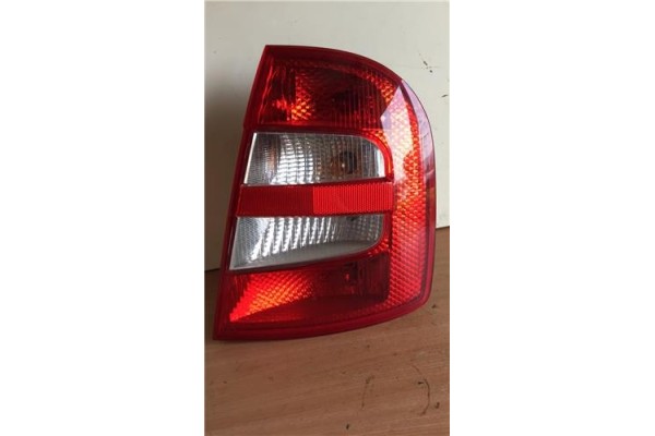 Recambio de piloto trasero derecho para skoda fabia (6y2/6y3) 1.2 spirit referencia OEM IAM XU3X13A602AB  