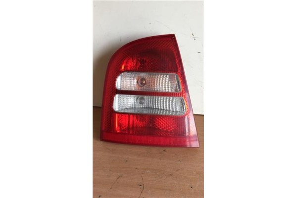 Recambio de piloto trasero izquierdo para skoda octavia berlina (1u2) 1.6 collection referencia OEM IAM 1U6945095 13405BA 1U6945