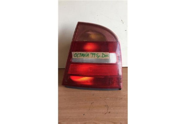 Recambio de piloto trasero derecho para skoda octavia berlina (1u2) 1.6 glx (74kw) referencia OEM IAM 1U6945112 945096 