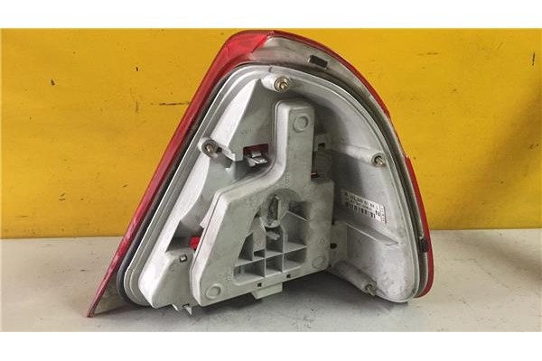 Recambio de piloto trasero izquierdo para mercedes-benz clase c (bm 202) berlina 1.8 180 (202.018) referencia OEM IAM 2028200164