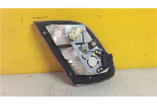 Recambio de piloto interior derecho para mercedes-benz clk (bm 208) coupe 2.0 200 (208.335) referencia OEM IAM 2088200664  