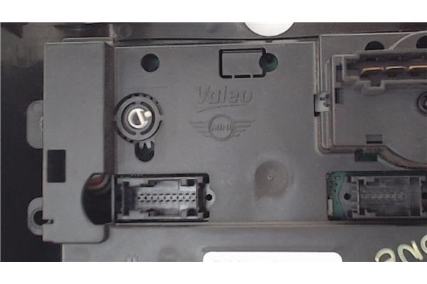 Recambio de embellecedor consola central para mini one 1.4 95cv referencia OEM IAM 51169151327  