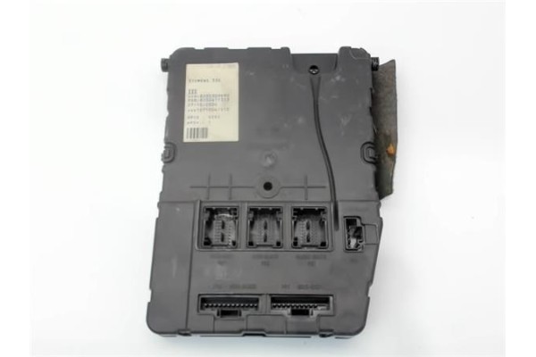 Recambio de caja fusibles/rele para renault megane ii berlina 3p referencia OEM IAM 8200309690 8200411353 