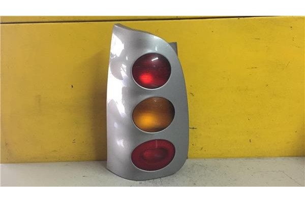 Recambio de piloto trasero izquierdo para smart for two 0.7 referencia OEM IAM 253033L  