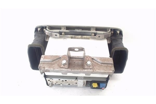Recambio de radio / cd para nissan micra (k12e) 1.2 16v referencia OEM IAM 28185AX610  