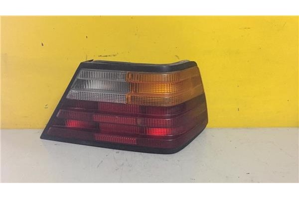 Recambio de piloto trasero derecho para mercedes-benz clase e (bm 124) berlina 2.0 d 200 (124.120) referencia OEM IAM IAE1015337