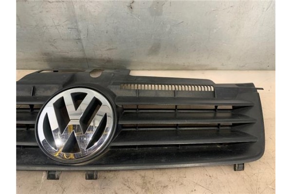 Recambio de rejilla paragolpes delantero para volkswagen polo iv (9n1) 1.4 tdi referencia OEM IAM 6Q0853651C  