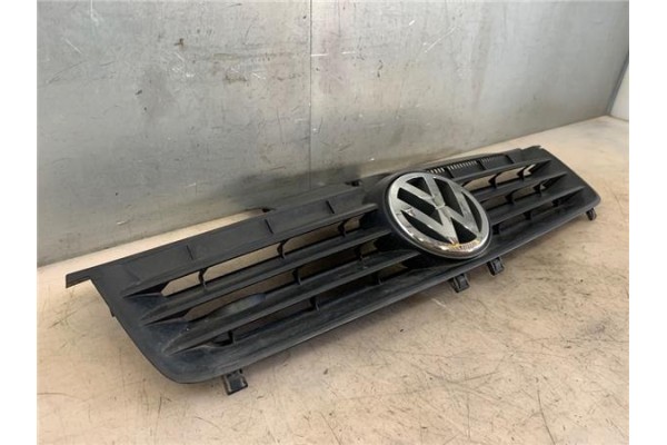 Recambio de rejilla paragolpes delantero para volkswagen polo iv (9n1) 1.4 tdi referencia OEM IAM 6Q0853651C  