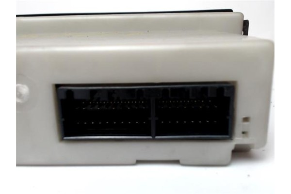 Recambio de mandos climatizador para mazda 626 berlina (gf) 2.0 referencia OEM IAM 2A26C09  