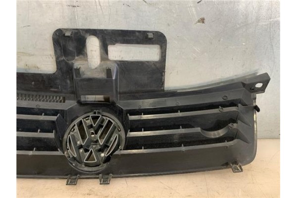 Recambio de rejilla paragolpes delantero para volkswagen polo iv (9n1) 1.4 tdi referencia OEM IAM 6Q0853651C  