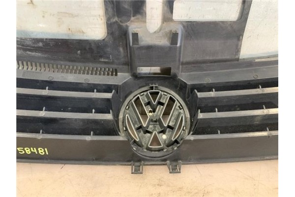 Recambio de rejilla paragolpes delantero para volkswagen polo iv (9n1) 1.4 tdi referencia OEM IAM 6Q0853651C  