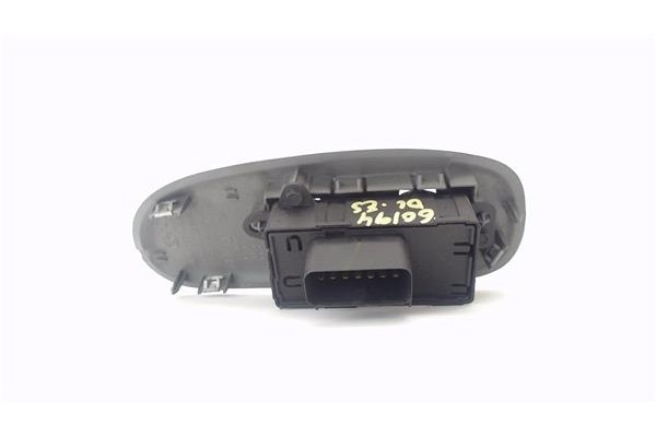 Recambio de mando elevalunas delantero izquierdo para chrysler voyager (rg) 2.5 crd referencia OEM IAM 746797084  