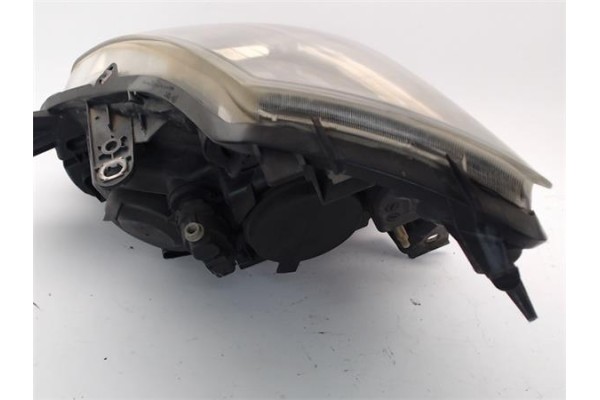 Recambio de faro delantero dcho para renault clio iii 1.5 dci referencia OEM IAM 8200459823  