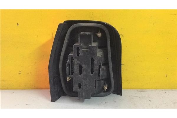 Recambio de piloto trasero derecho para volkswagen polo ii 2f (801/803) 1.05 cl referencia OEM IAM 867945257D  