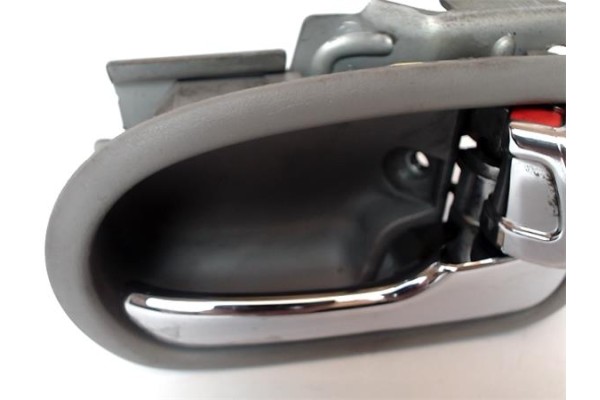 Recambio de manilla int. puerta delantero izquierda para mazda 626 berlina (gf) 2.0 referencia OEM IAM MDH20I  