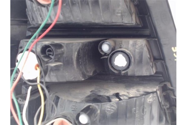 Recambio de piloto trasero derecho para kia sorento (bl) 2.5 crdi referencia OEM IAM 9243E5  