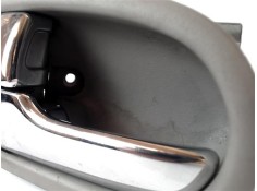 Recambio de manilla int. puerta trasero izquierda para mazda 626 berlina (gf) 2.0 referencia OEM IAM MDH20I  