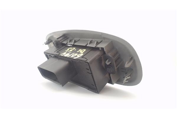 Recambio de mando elevalunas delantero izquierdo para chrysler voyager (rg) 2.5 crd referencia OEM IAM 746797084  