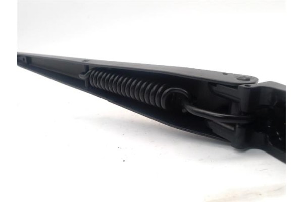 Recambio de brazo limpiaparabrisas delantero derecho para land rover discovery sport 2.0 basis fwd referencia OEM IAM LR064426  