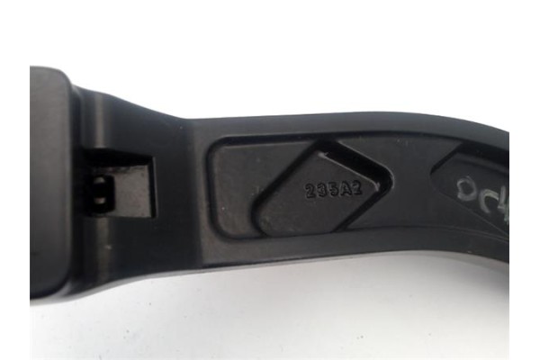 Recambio de brazo limpiaparabrisas delantero derecho para land rover discovery sport 2.0 basis fwd referencia OEM IAM LR064426  