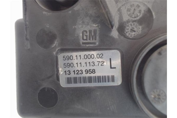 Recambio de faro antiniebla izquierdo para opel vectra c berlina 1.8 gts referencia OEM IAM 13123958  